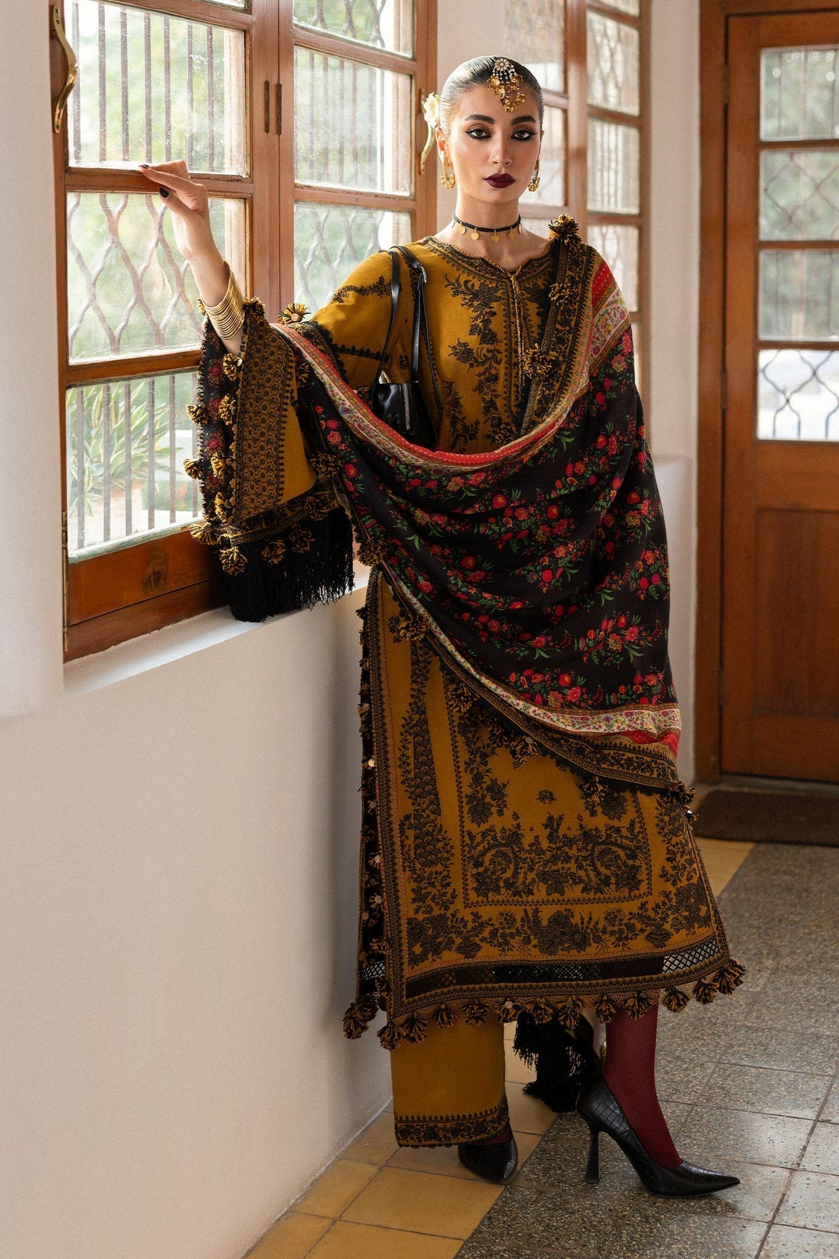 Hussain Rehar 3PC Embroidered Lawn Suit with Printed Chiffon Dupatta 4025